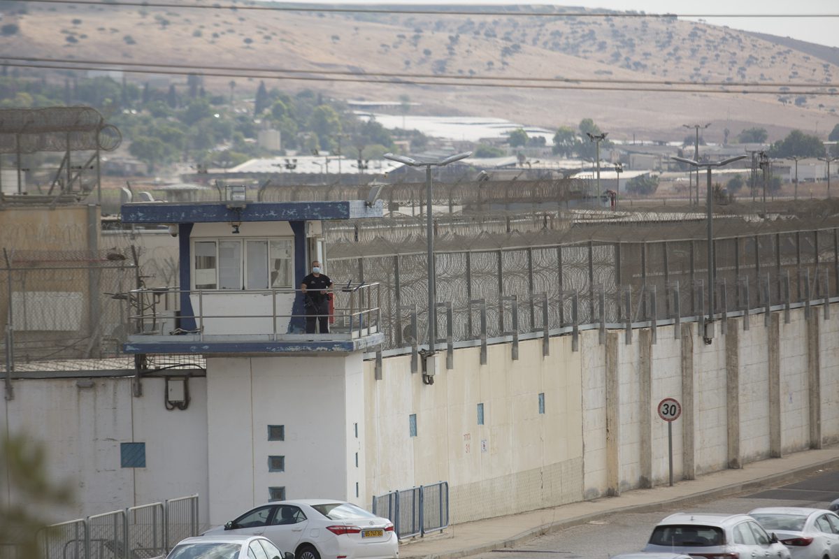 منظر عام لسجن جيلبوا حيث تمكن ستة سجناء فلسطينيين من الفرار من السجن بين عشية وضحا
