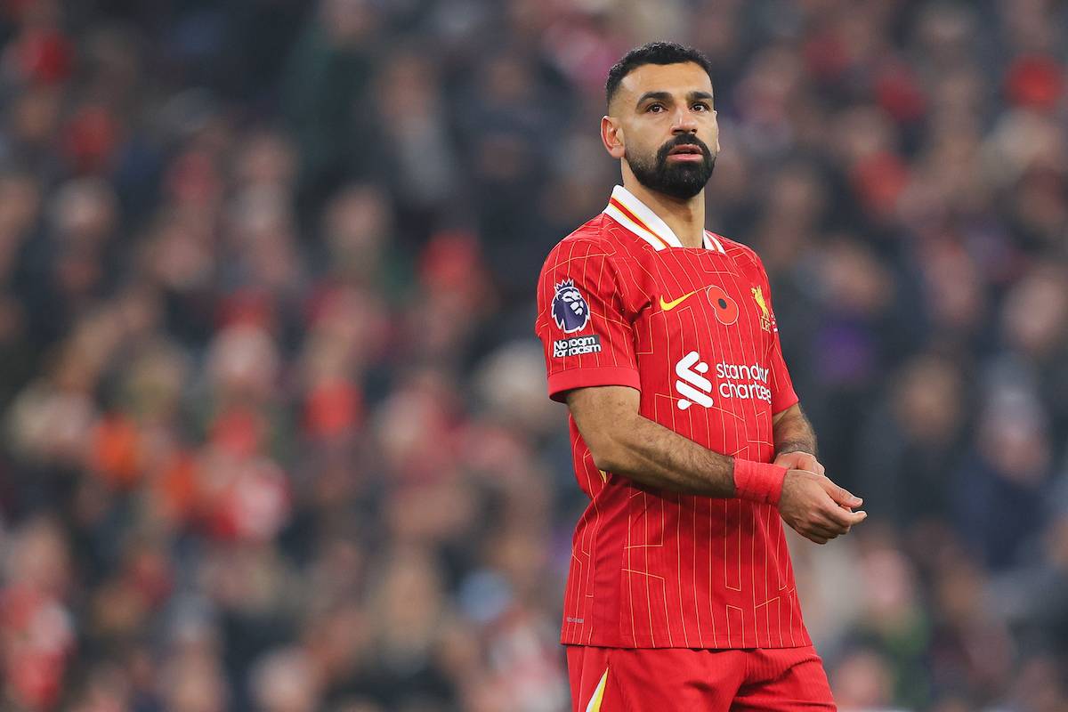 محمد صلاح من ليفربول خلال مباراة الدوري الإنجليزي الممتاز بين ليفربول FC و Aston Villa FC في Anfield في 09 نوفمبر 2024 في ليفربول ، إنجلترا. (جيمس جيل - Danehouse/Getty Images)