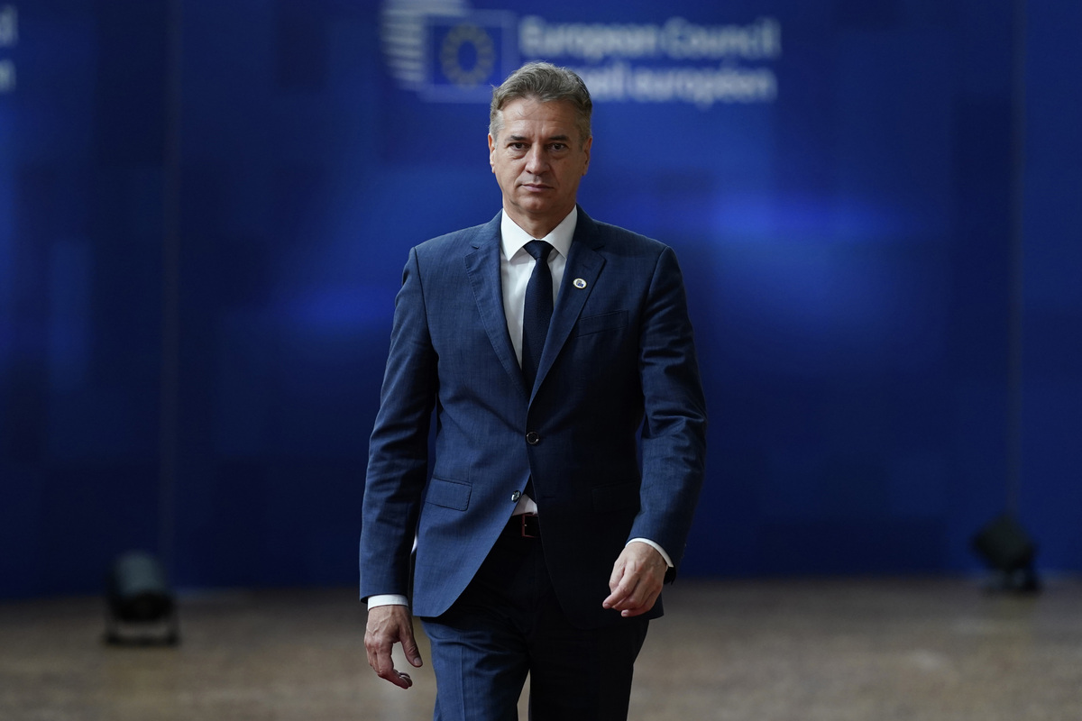 رئيس وزراء سلوفينيا ، روبرت جولوب يصل إلى المجلس الأوروبي في 26 يونيو 2025 في بروكسل ، بلجيكا. (الصورة من قبل Pier Marco Tacca/Getty Images)