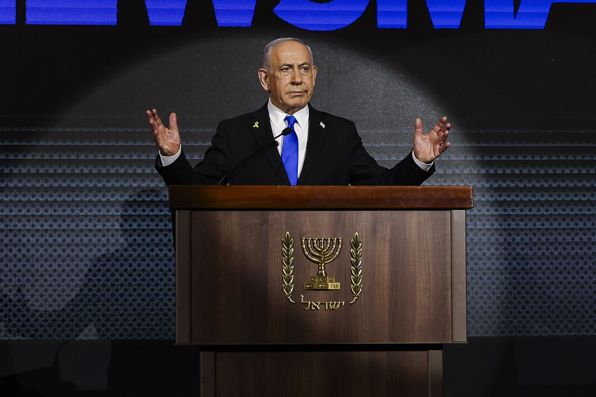 يلقي رئيس الوزراء الإسرائيلي بنيامين نتنياهو خطابًا في القدس في 13 أغسطس 2025. (تصوير Ronen Zvulun/Pool/AFP عبر Getty Images)