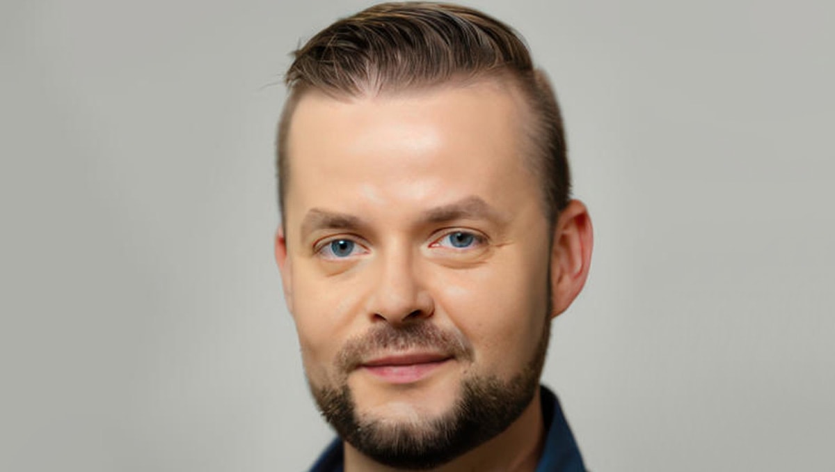 توم Artiom Alexandrovich (LinkedIn)
