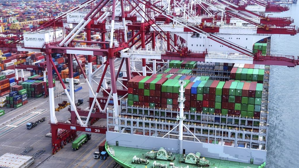 ومن المقرر أن تنتهي صلاحية وقفة على التعريفات العالية للصين يوم الثلاثاء. إليك ما يجب معرفته.