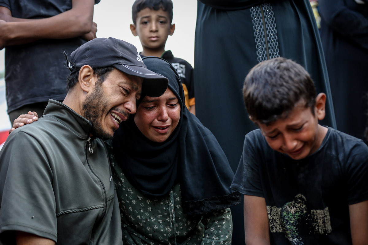 يتم تناسخ جثث أكثر من 45 فلسطينيًا الذين قتلوا في هجمات الجيش الإسرائيلي ووضعها للراحة من قبل أسرهم في مشرحة مستشفى الشيفا ، في مدينة غزة ، غزة في 07 سبتمبر 2025.