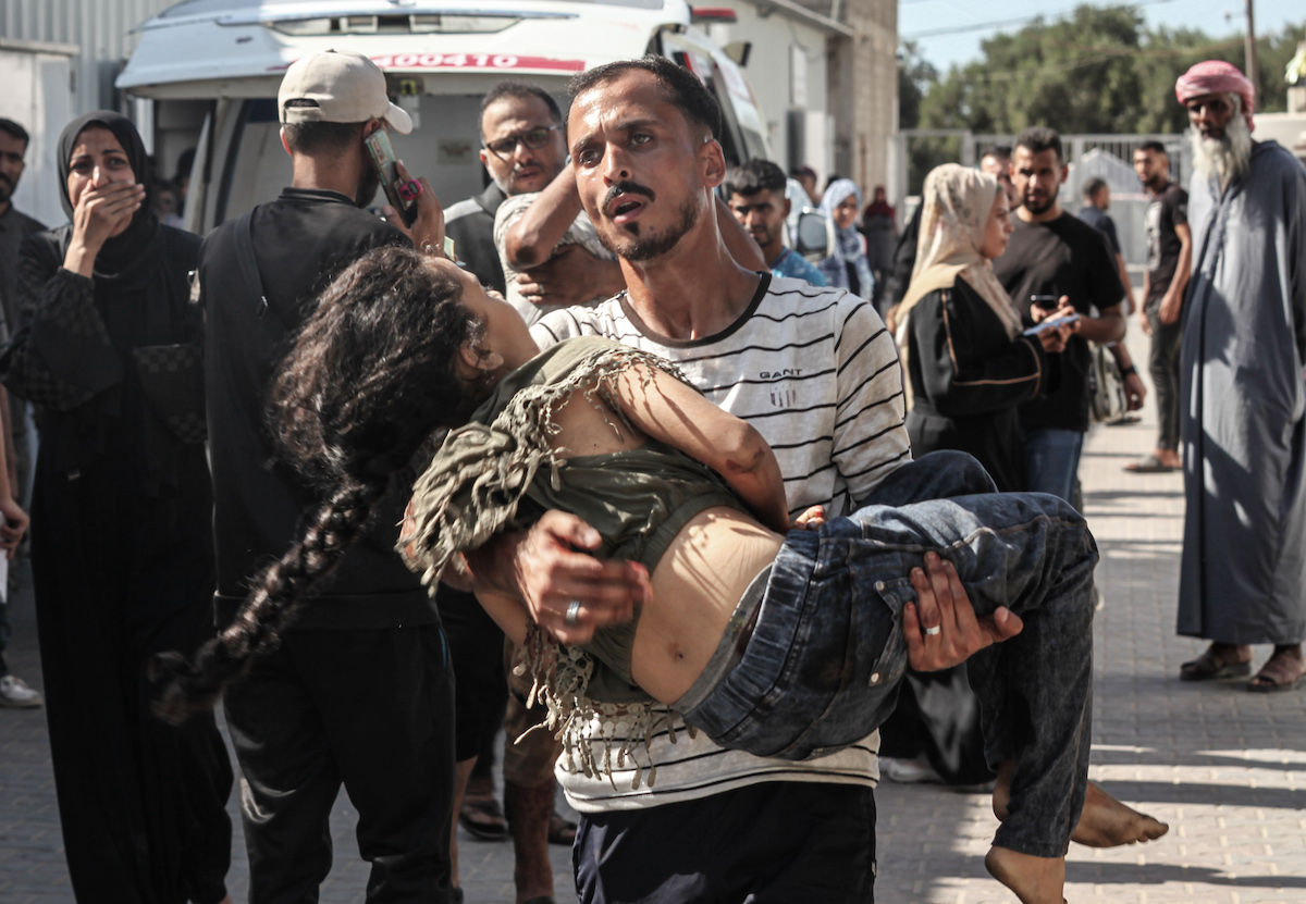 8 الفلسطينيون ، بمن فيهم الأطفال ، فقدوا حياتهم بعد هجوم الجيش الإسرائيلي على معسكر بوريك للاجئين في غزة ، مدينة غزة في 21 سبتمبر 2025.