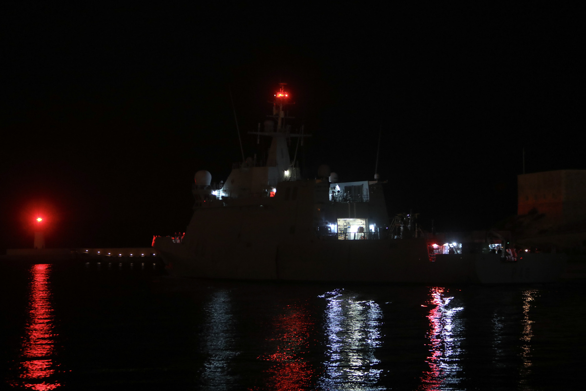 تترك سفينة الحركة البحرية الإسبانية ، Furor ، ميناء كارتاجينا مقيدًا بشريط غزة لدعم شركة Summud Flotilla ، الجمعة ، 26 سبتمبر 2025 ، كارتاجينا ، إسبانيا. (لويولا بيريز دي فيليجاس مونيز - وكالة Anadolu)