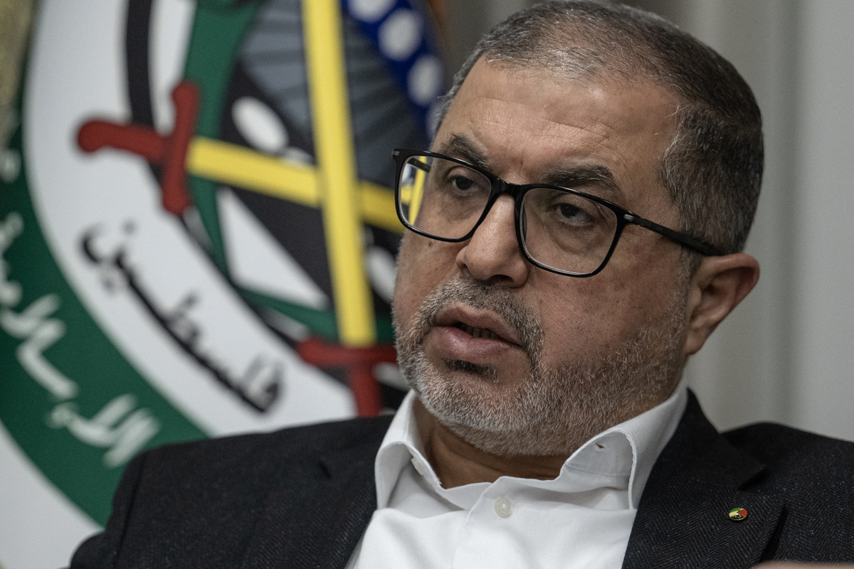 يتحدث Basem Naim ، عضو المكتب Hamaspolitical خلال مقابلة مع وكالة فرانس برس في إسطنبول في 8 فبراير 2025.