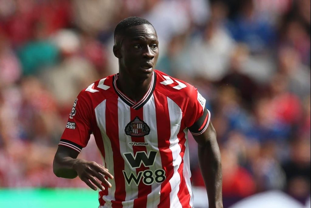 سوندرلاند عابب ديارا حتى ديسمبر بعد خضوعه لعملية جراحية بسبب إصابة الفخذ