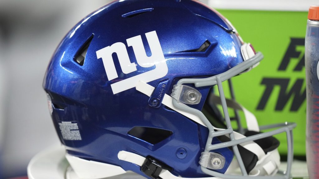 توافق عائلة Koch على شراء حصة بنسبة 10 ٪ في NFL's New York Giants ، كما يقول AP Source