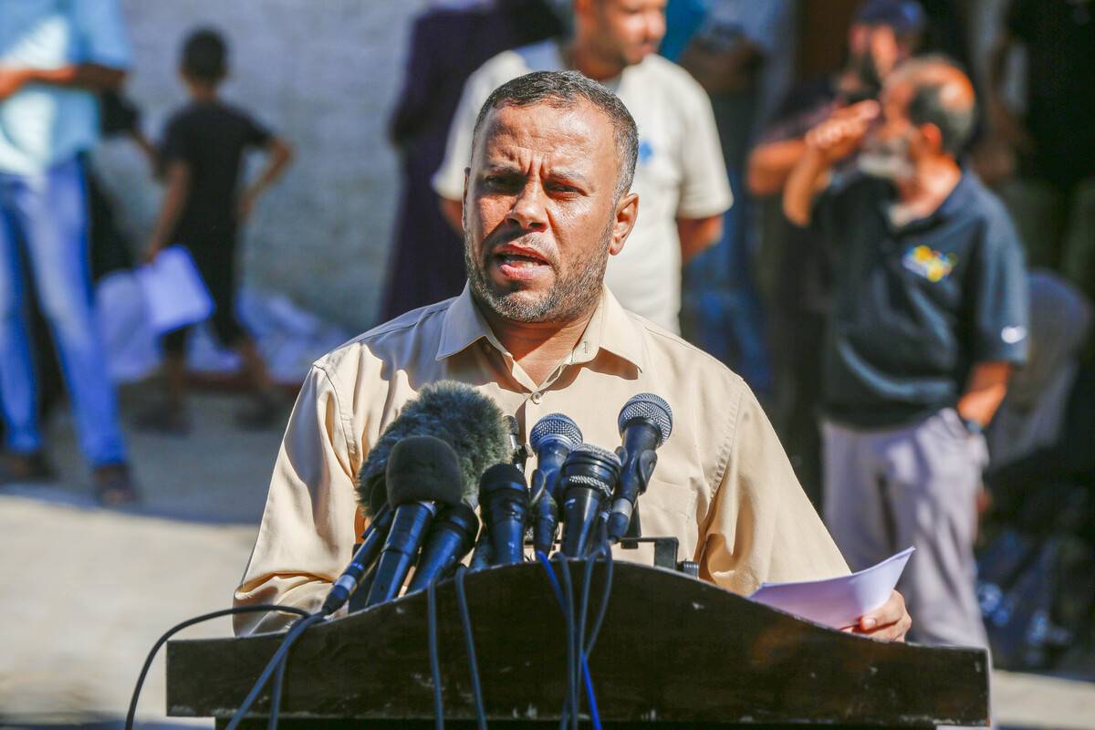 إسماعيل الثواء ، المدير العام لمكتب وسائل الإعلام الحكومية في غزة يعقد مؤتمرا صحفيا في مدينة غزة ، غزة في 15 أغسطس 2024.
