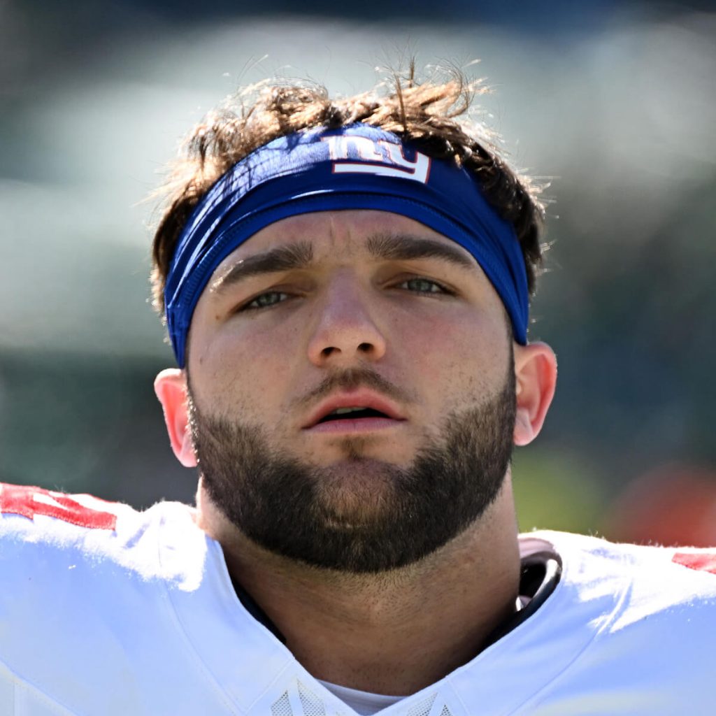 عانى كام سكاتيبو أيضًا من كسر في الشظية وتمزق في الرباط الدالي نتيجة إصابة في الكاحل: المصدر