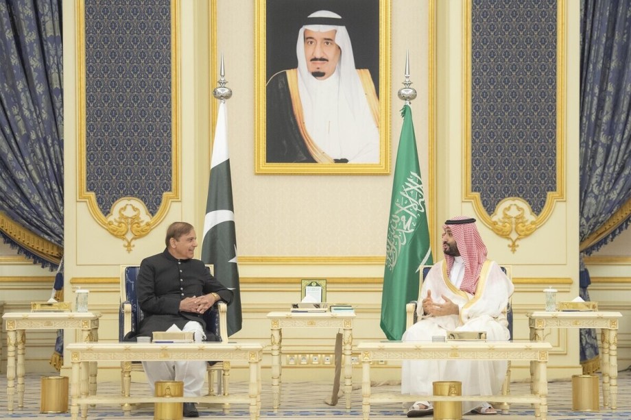 السعودية وباكستان تتفقان على إطلاق إطار للتعاون الاقتصادي لتعزيز العلاقات التجارية