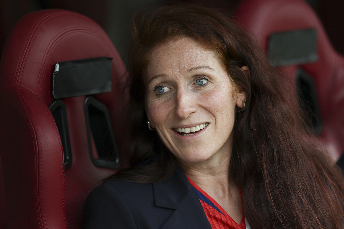 رئيس جمعية كرة القدم النرويجية ، ليز كلافينيس قبل مباراة الدور الثمانية في UEFA للسيدات 2025 بين النرويج وإيطاليا في Stade de Geneve في 16 يوليو 2025 في جنيف ، سويسرا. (تصوير Maja Hitij - UEFA/UEFA عبر Getty Images)