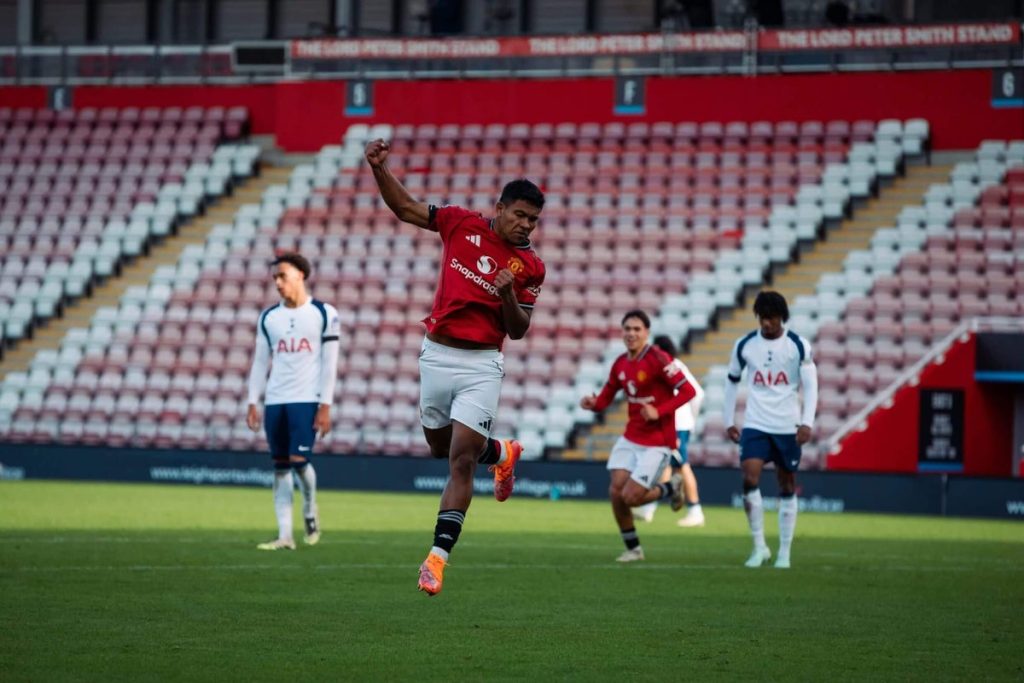 سجل دييغو ليون هدفًا رائعًا لمانشستر يونايتد تحت 21 عامًا. إذن، كيف حال “الأخ الأصغر” للفريق الأول؟