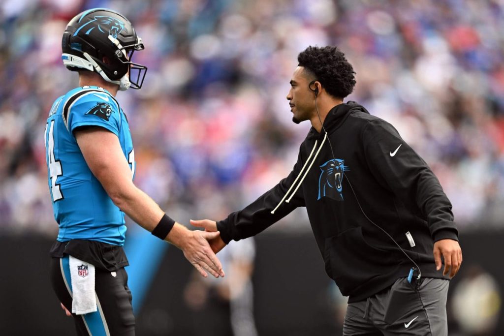 معضلة QB للفهود: إبهام آندي دالتون مكسور، وتقدم كاحل برايس يونج