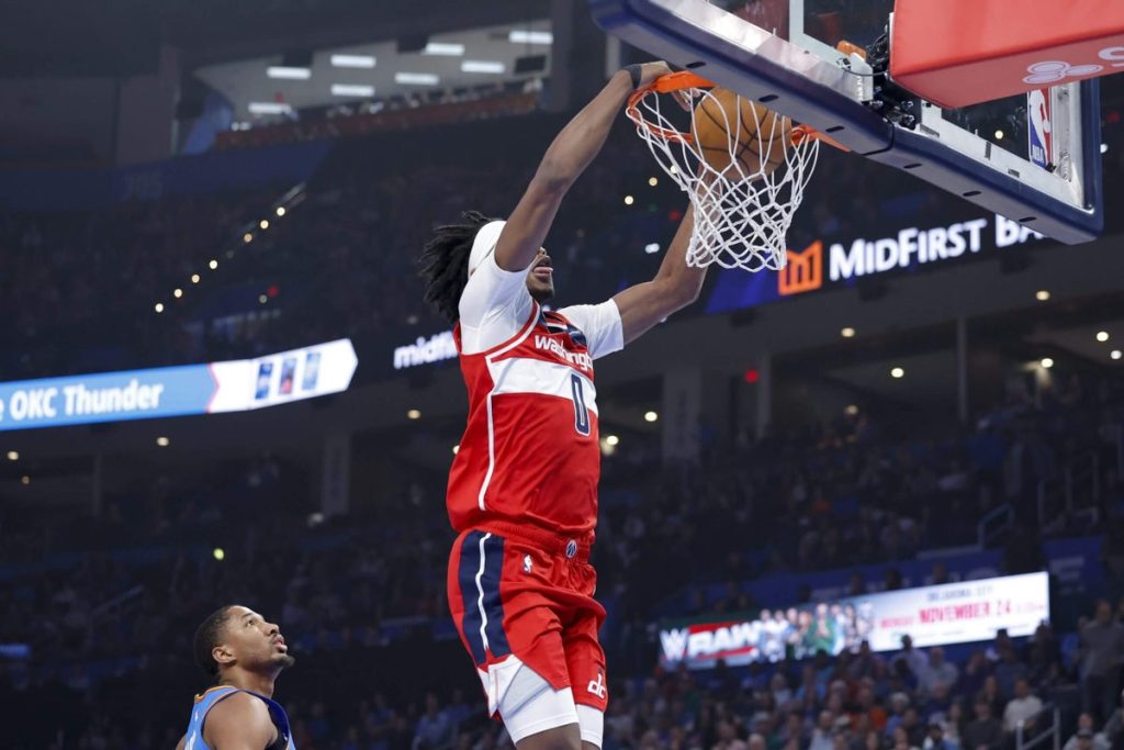 بلال كوليبالي يثير الإعجاب في أول ظهور له بموسم ويزاردز: “لقد عملت كثيرًا لأكون سلبيًا”