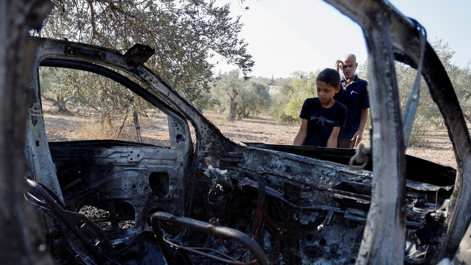 القوات الإسرائيلية تقتل ثلاثة فلسطينيين في غارة جوية في جنين