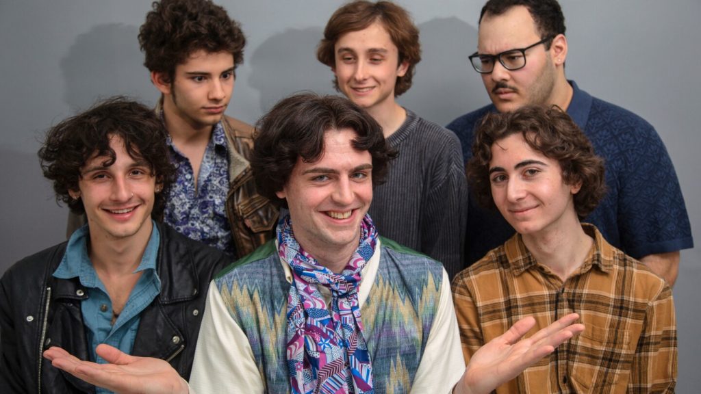 الحياة الآخرة الطويلة وغير المتوقعة لمسابقة شبيه تيموثي شالاميت