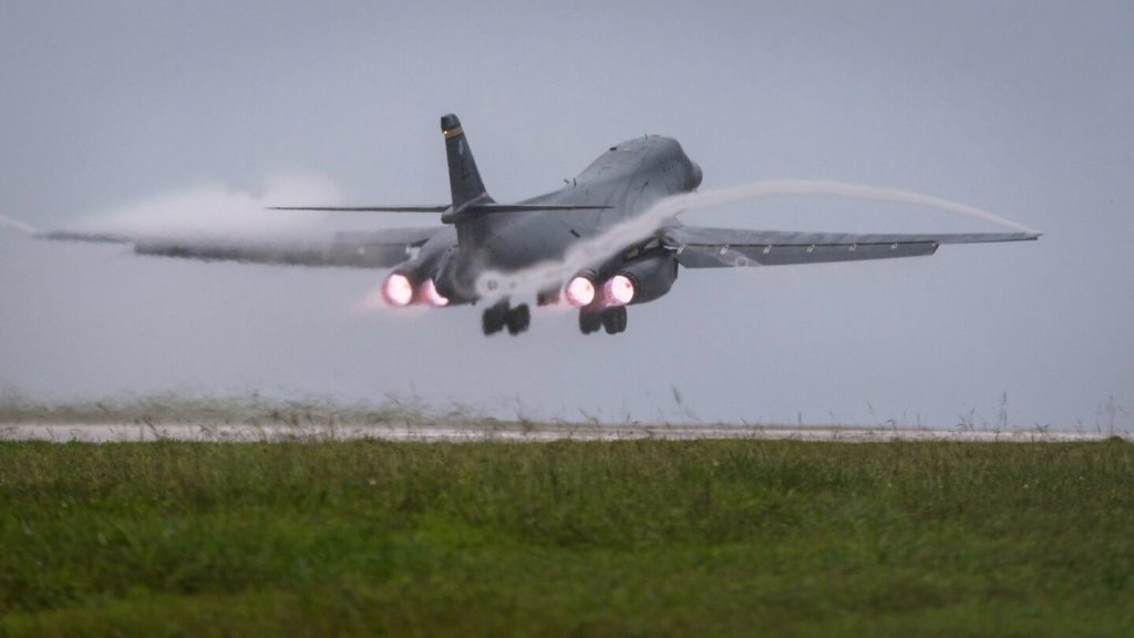 طار الجيش الأمريكي قاذفات القنابل الأسرع من الصوت من طراز B-1 حتى ساحل فنزويلا