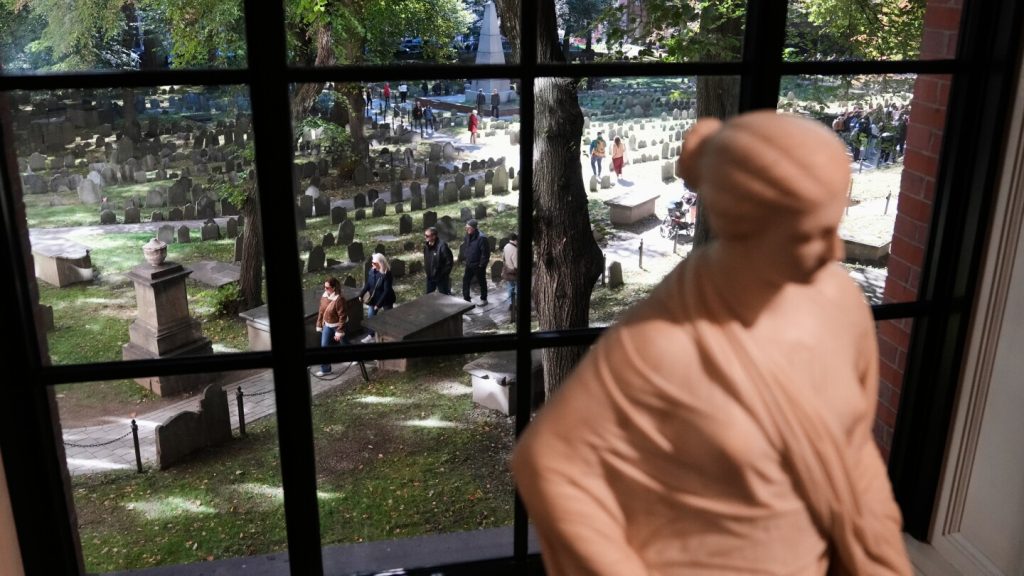 توفر المكتبات التاريخية وسائل الراحة الحديثة لمحبي الكتب وهواة التاريخ في نيو إنجلاند