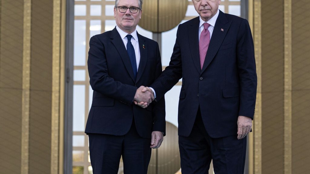 تركيا توقع صفقة بمليارات الدولارات مع بريطانيا لشراء 20 طائرة يوروفايتر