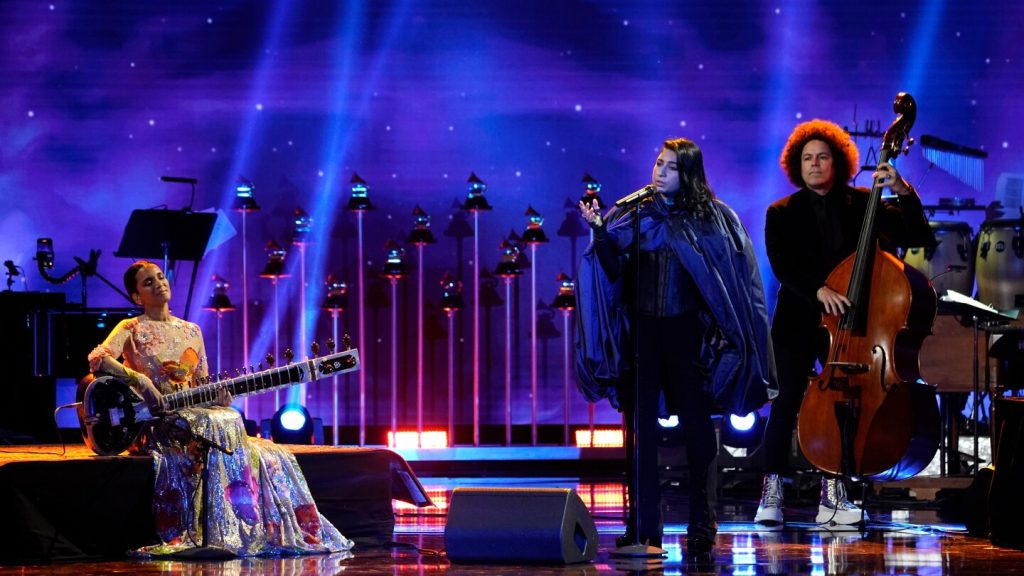 من الهند إلى باكستان والشتات العالمي، تؤثر أصوات جنوب آسيا في جميع أنحاء العالم