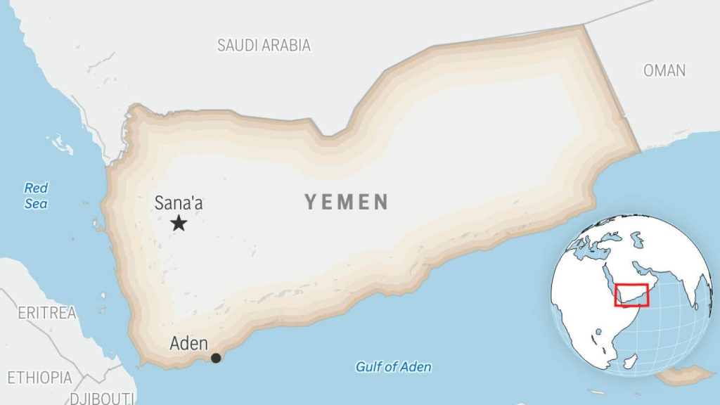 المتمردون الحوثيون يحتجزون اثنين آخرين من موظفي الأمم المتحدة في اليمن بينما تعيد المنظمة الدولية تقييم عملياتها