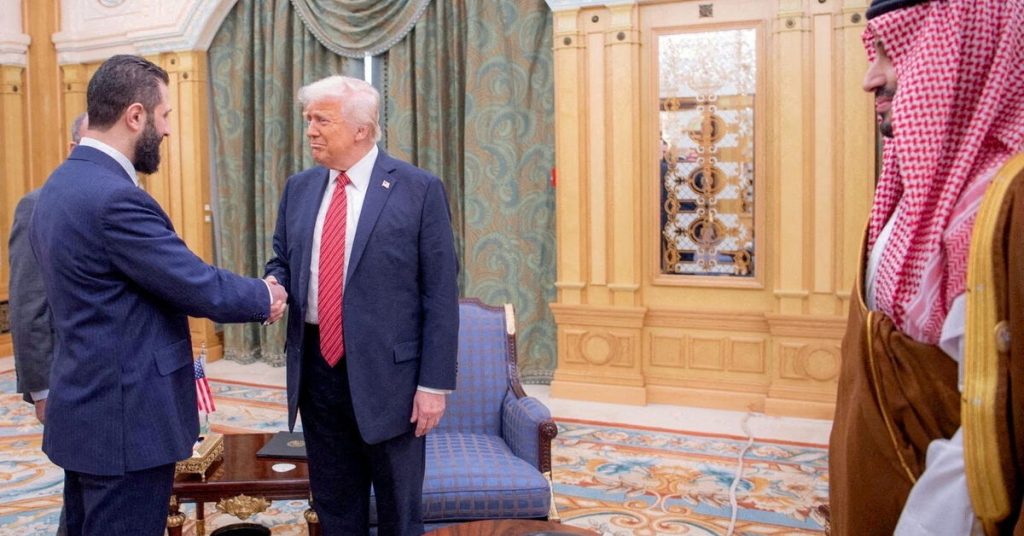 الولايات المتحدة ترفع العقوبات عن الرئيس السوري قبل لقائه مع ترامب