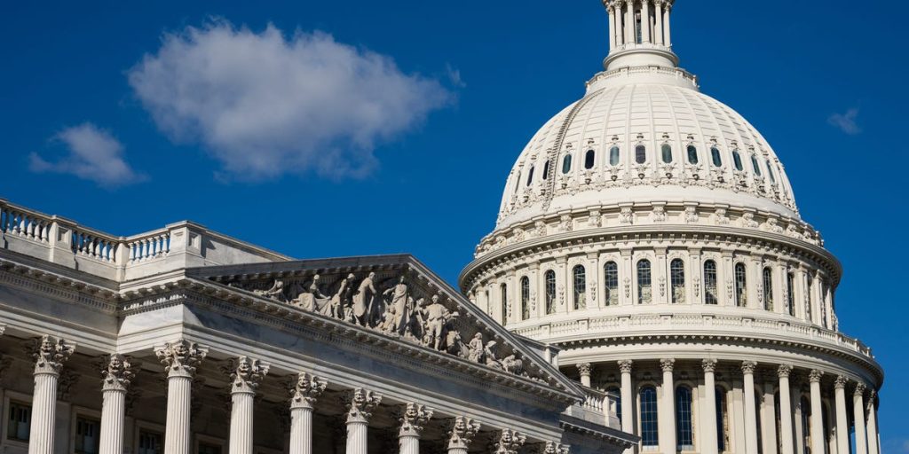 واشنطن تتخذ خطوة جديدة نحو إنهاء أطول إغلاق حكومي في تاريخ الولايات المتحدة