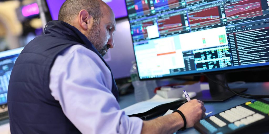 صناديق التحوط الكمية تستعيد عافيتها بعد بداية متعثرة في أكتوبر باستثناء جهة استثمارية كبرى تعاني خسائر فادحة