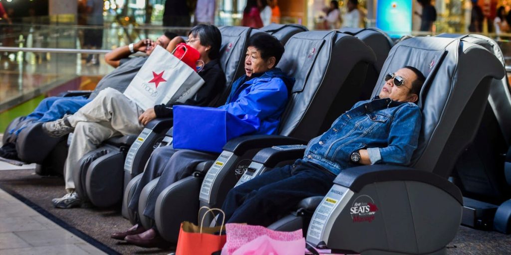 يزيد الإنفاق بميزانيات الأعياد لدى جيلي ز ومرحلة ما بعد الحرب رغم الظروف الاقتصادية.