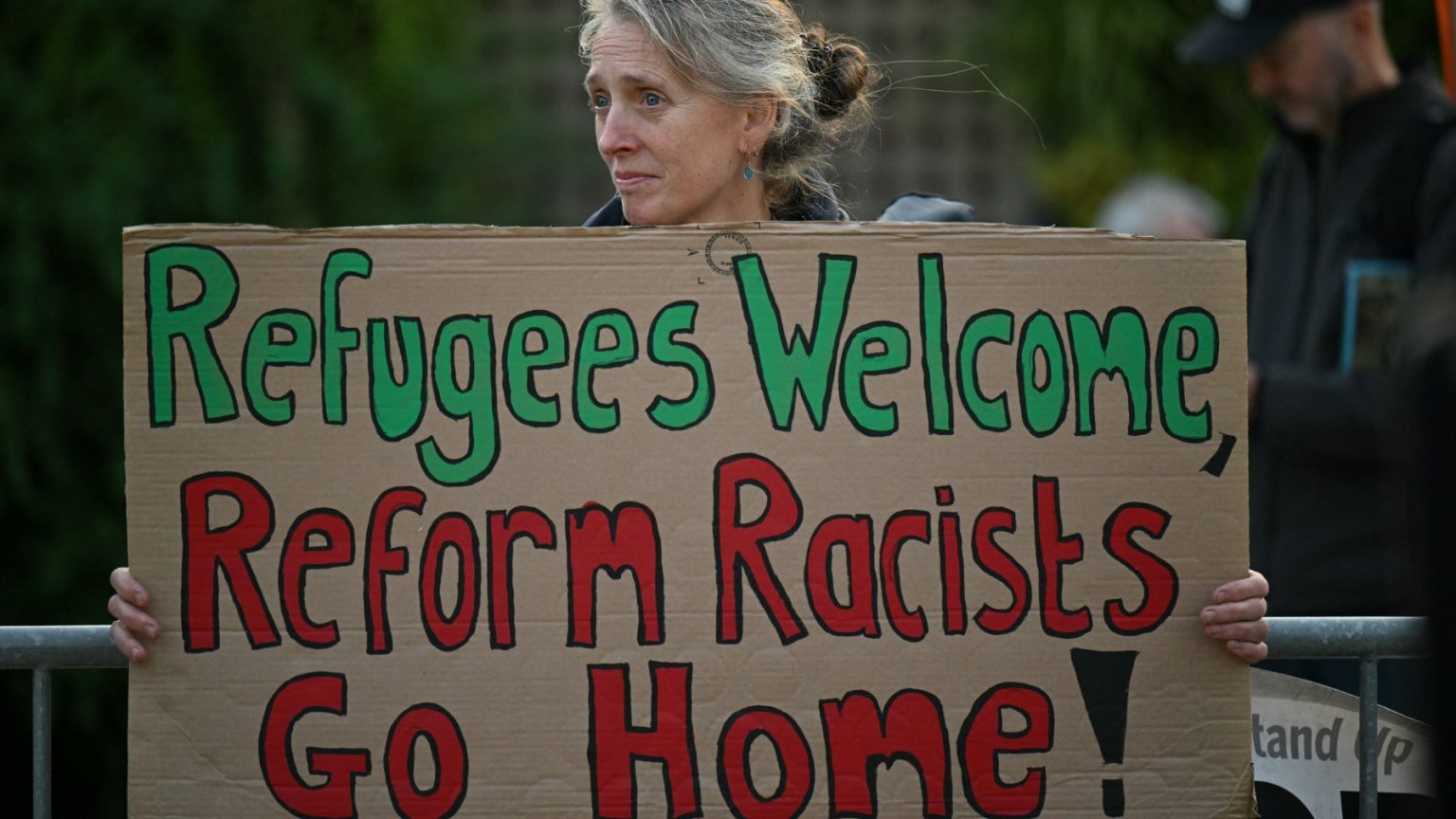 النظام الدنماركي للهجرة عنصري وعقابي ولا يمثل نموذجًا للمملكة المتحدة.