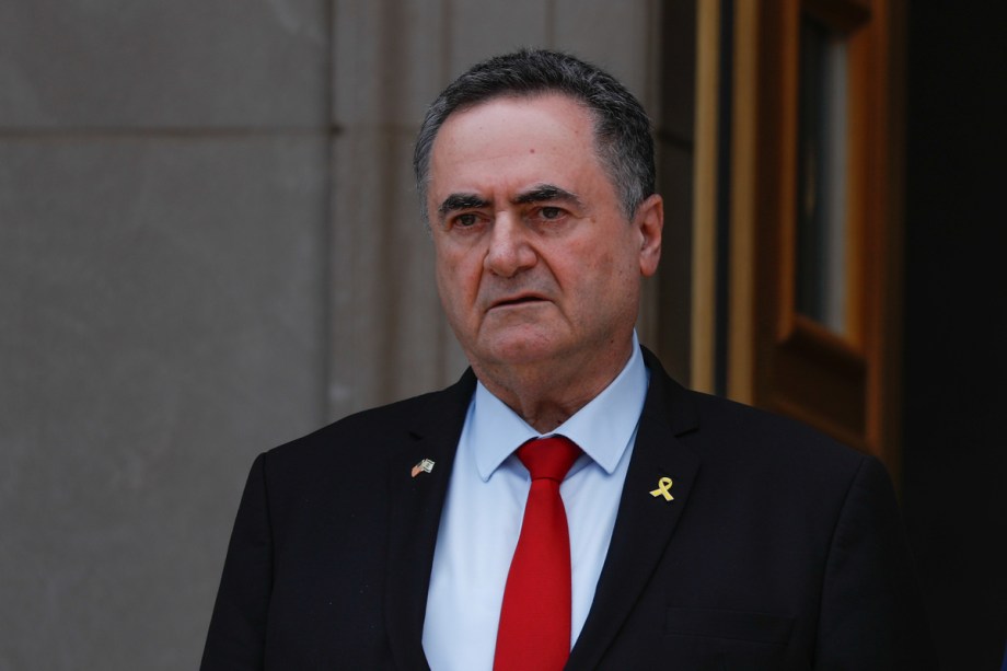 وزير الدفاع الإسرائيلي يعلن منطقة عسكرية مغلقة على طول الحدود مع مصر