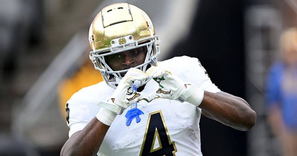 تحديثات مباشرة لتصنيف (مربع الأبطال) لكرة القدم الجامعية بعد مباريات الأسبوع الـ 12.