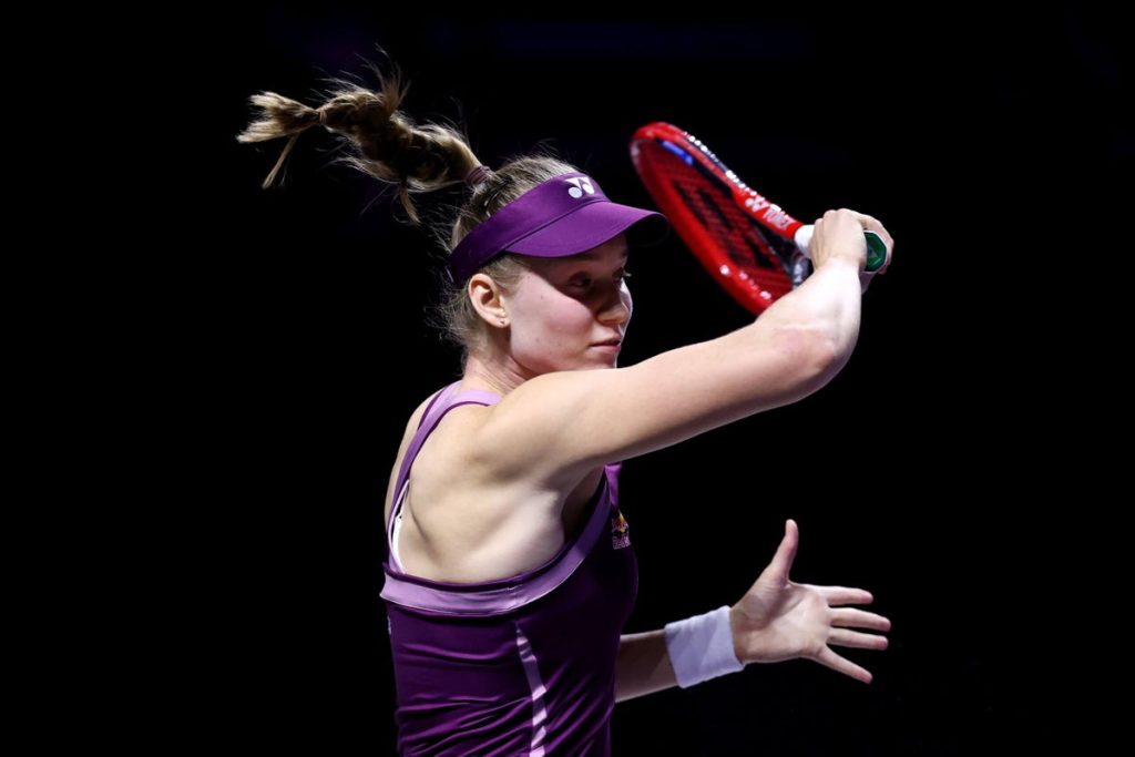 نتائج نهائيات جولة اتحاد لاعبات التنس المحترفات: تأهل إيلينا ريباكينا بعد عودة مذهلة ضد إيجا شفيتك