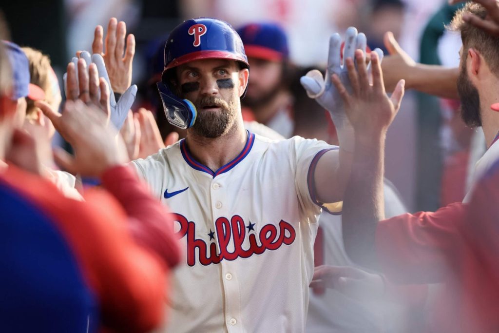 ديف دومبروفسكي يتحدث عن محادثة جيدة مع برايس هاربر.