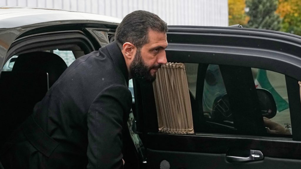 “اللقاء هو الرسالة”: في زيارة للولايات المتحدة.. الشرع يتطلع إلى تعزيز موقف سوريا ضد إسرائيل وقوات سوريا الديمقراطية والعقوبات