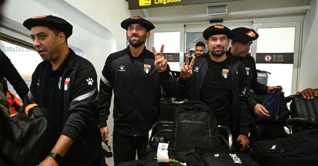 الفريق الوطني الفلسطيني يزور إسبانيا في مهمة للسلام