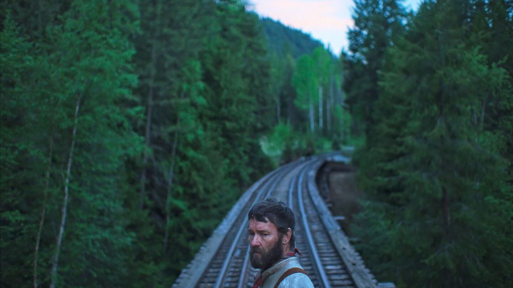 يستحضر فيلم Train Dreams ماضي شمال غرب المحيط الهادئ، ويثير رثاءً حزينًا