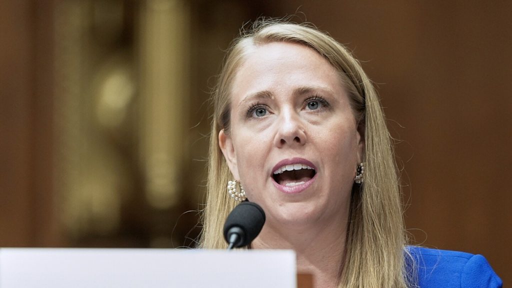 ترامب يعين منتقدي DEI لقيادة وكالة الحقوق المدنية في مكان العمل