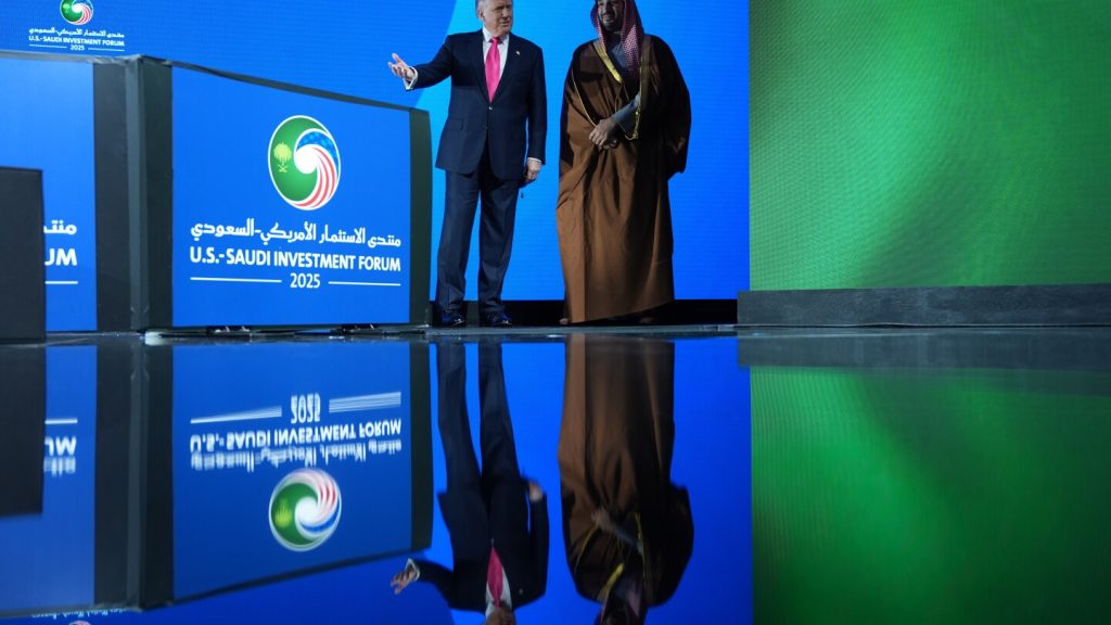 ترامب يقول إن السماح للمهاجرين المهرة بتدريب العمال الأمريكيين “هو MAGA”