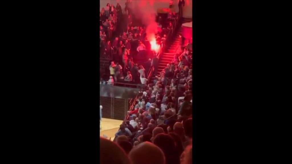 متظاهرون يعطلون حفلا موسيقيا إسرائيليا في باريس. واعتقال 4 أشخاص