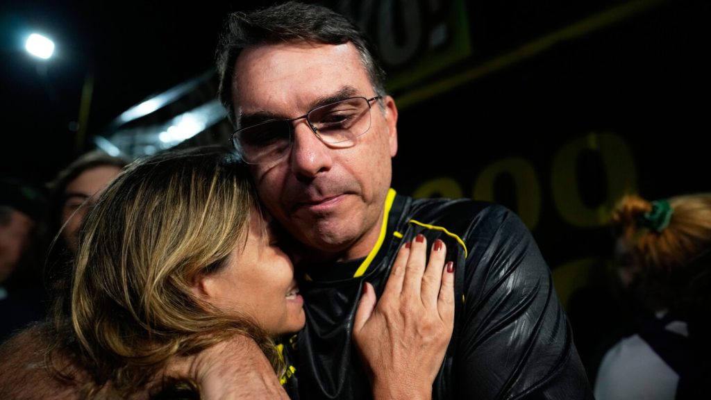 ويقول بولسونارو البرازيلي إن “الهلوسة” دفعته إلى انتهاك مراقبة الكاحل والتسبب في اعتقاله