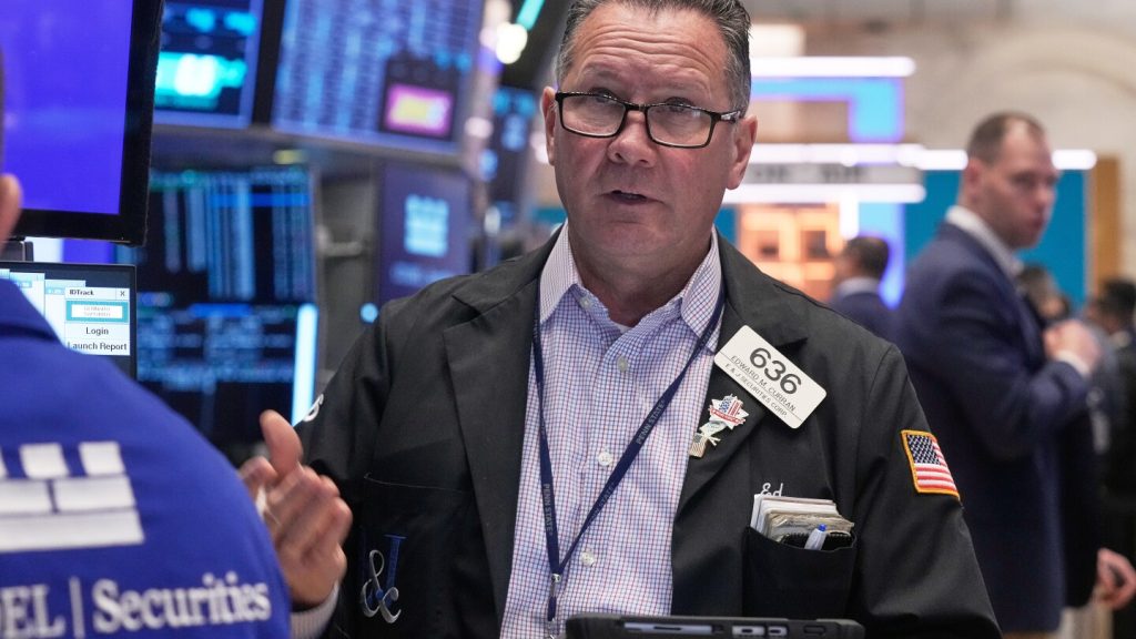 ارتفعت الأسهم الأمريكية لليوم الخامس على التوالي لتختتم شهرًا متقلبًا