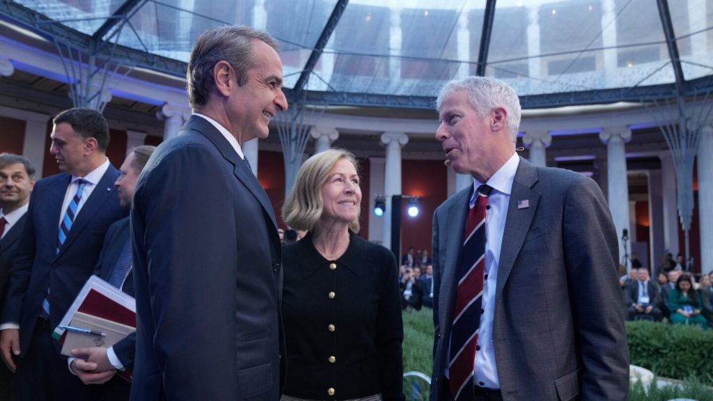 وزير الطاقة في إدارة ترامب ينتقد مؤتمر الأمم المتحدة للمناخ في البرازيل حيث غياب الولايات المتحدة واضح