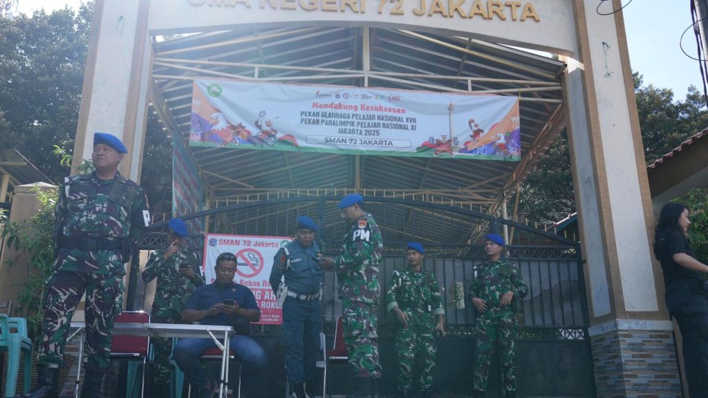 قالت الشرطة إن مراهقًا إندونيسيًا مشتبهًا به في هجوم على مسجد، صنع قنابل بمفرده في المنزل