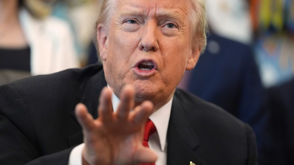 يكثف ترامب جهودًا جديدة لإقناع الجمهور المتشكك بقدرته على حل المخاوف المتعلقة بالقدرة على تحمل التكاليف