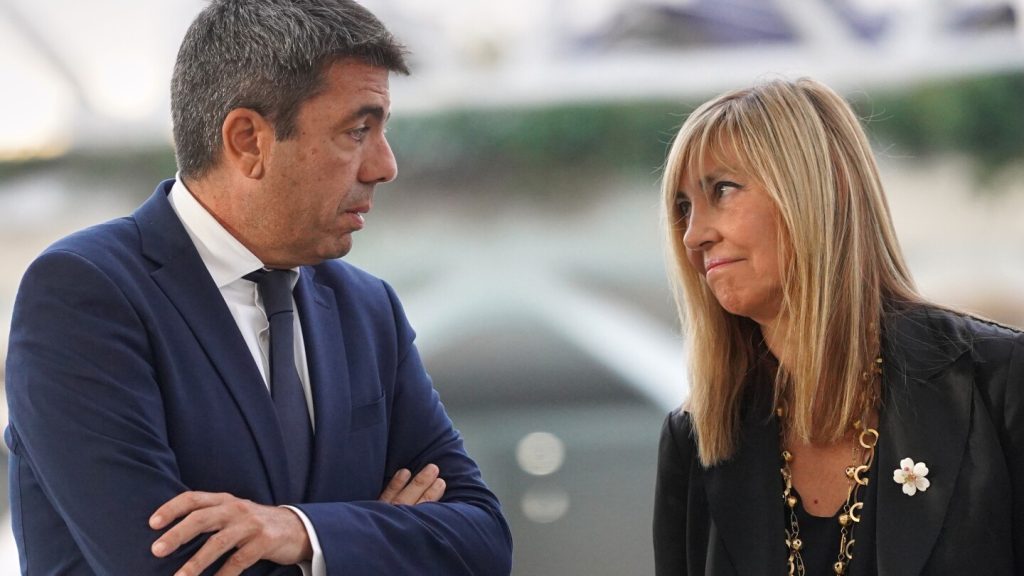 يتنحى الزعيم الإقليمي الإسباني عن منصبه بسبب تعامله مع فيضانات فالنسيا المفاجئة العام الماضي