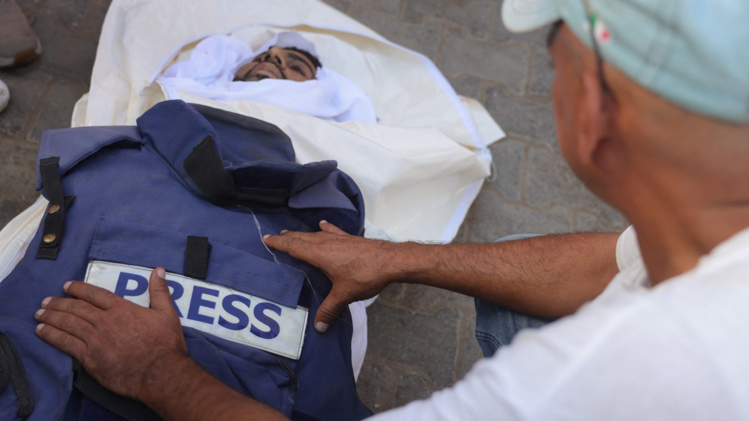 نيويورك تايمز تكتشف ضميرها حين لا يكون الصحفي المقتول فلسطينياً.