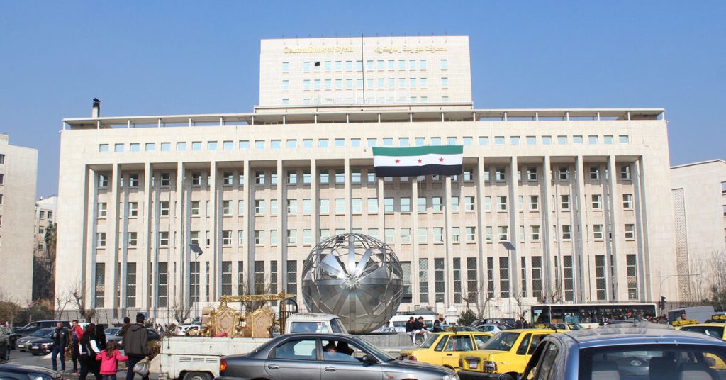 دورية عسكرية أميركية – سورية تتعرض لإطلاق نار في وسط سوريا، وفق مسؤولين.