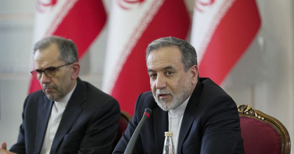 وزير الخارجية الإيراني يزور روسيا وبيلاروسيا، حسبما أعلنت الوزارة.